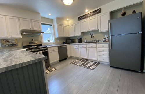 Fond du Lac House | Meticulous lake home on the shores of Lake Winnebago, WI, USA - super clean!