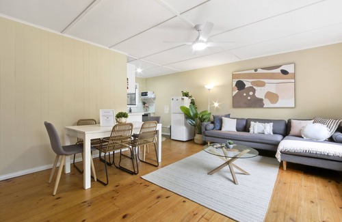 Metung Apartment | Metung Serenity: 2BR Retreat Pets & Boat friendly
