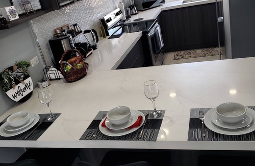 Norbrook Apartment | Metz Manor: Charming 2-bedroom apartment with WiFi and AC in Manor Park Kingston