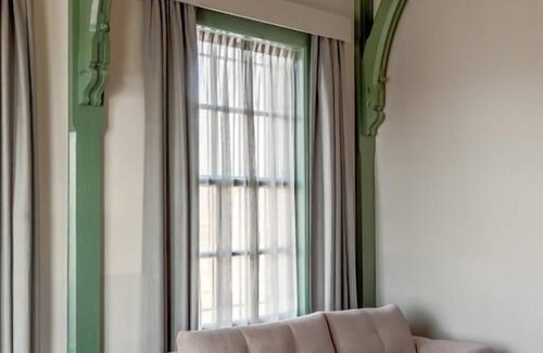 Municipality of Haarlem Hotel | Metzlr House