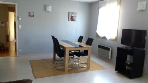 Faubourg-Raines Apartment | Meublé de tourisme 2* les Jardins de l Arquebuse