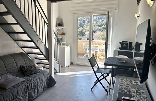 Antheor Apartment | Mezzanine studio with AC, terrace, and parking near the beach in Saint-Raphaël