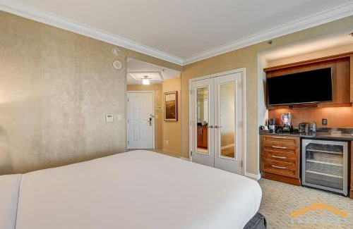 Las Vegas House | MGM Signature-12-606 Jacuzzi Studio