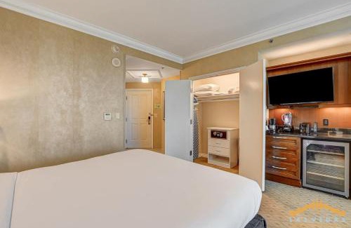 Las Vegas House | MGM Signature-12-606 Jacuzzi Studio