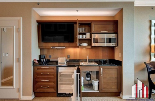 Las Vegas Condo | MGM Signature-17-718 Jacuzzi Studio