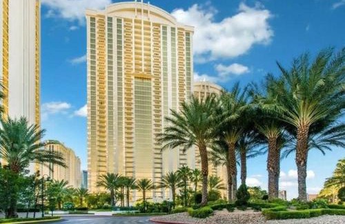 Las Vegas House | MGM Signature 1BR Balcony 06721