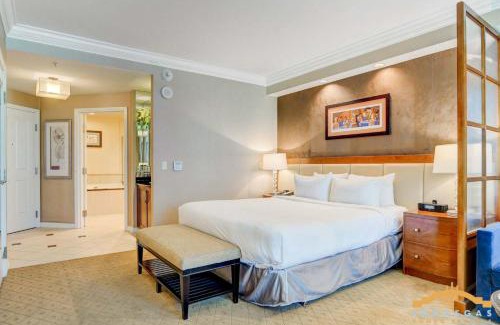 Las Vegas House | MGM Signature-22-809 F1 Track & Strip View Studio