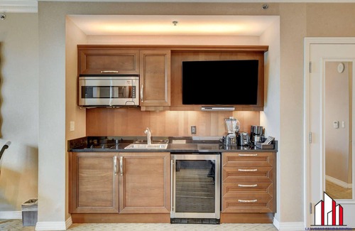Las Vegas Condo | MGM Signature-27-805 F1 Track & Strip View Balcony