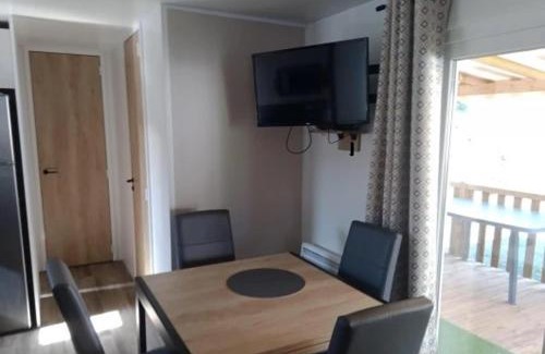 Gastes Other | MH 6-8p - tt équipé - WIFI inclus - camping 4e bord de lac