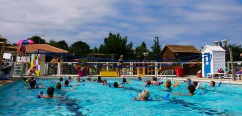 Gastes Other | MH 6-8p - tt équipé - WIFI inclus - camping 4e bord de lac