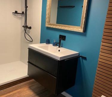 Lommel Hotel | mi casa naranja
