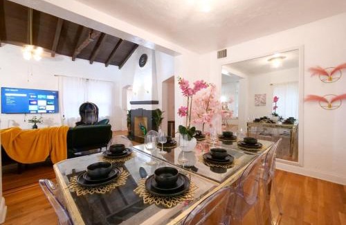 Midtown House | Miami Luxe 4BR 4BA with Pool, Hot Tub & Vibes