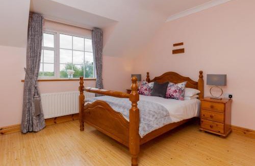 Cong Bed & Breakfast | Michaeleen's Manor B&B