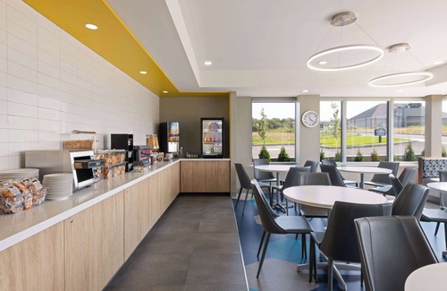 Brownsburg-Chatham Hotel | Microtel by Wyndham Lachute