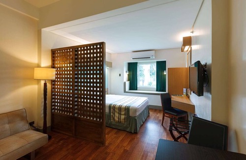 Silang Hotel | Microtel by Wyndham South Forbes near Nuvali