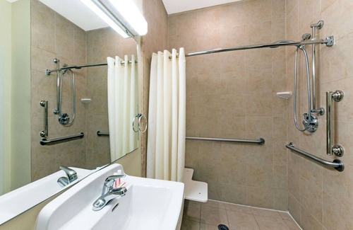 Eagle Pass Hotel | Microtel Inn and Suites Eagle Pass