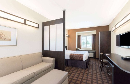 Eagle Pass Hotel | Microtel Inn and Suites Eagle Pass