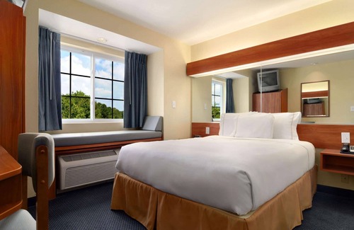 Normal Hotel | Microtel Inn & Suites by Wyndham Huntsville