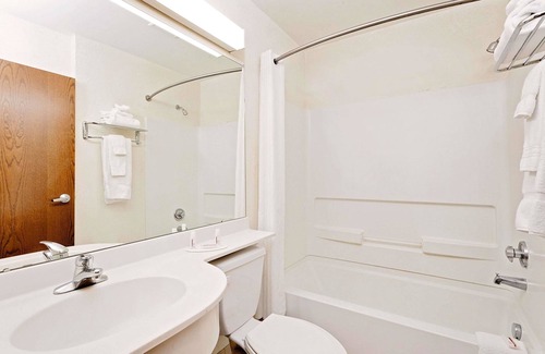 Middletown Hotel | Microtel Inn & Suites by Wyndham Middletown