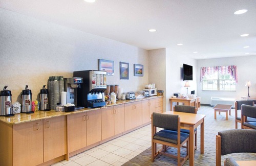 Plattsburgh Hotel | Microtel Inn & Suites by Wyndham Plattsburgh