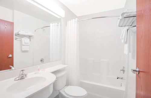 Sutton Hotel | Microtel Inn & Suites by Wyndham Gassaway/Sutton