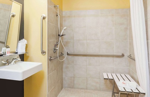 Dickson City Hotel | Microtel Inn & Suites by Wyndham Dickson City/Scranton