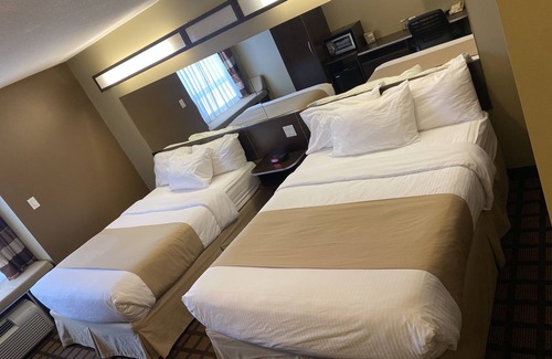 Timmins Hotel | Microtel Inn & Suites by Wyndham Timmins