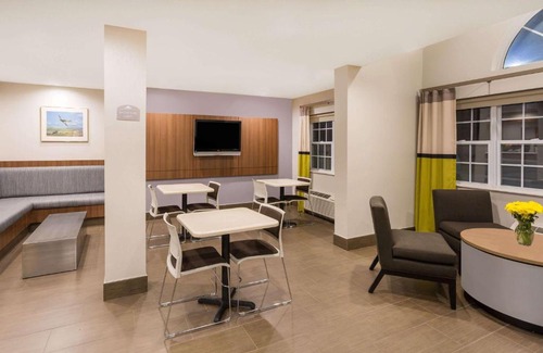 Sandston Hotel | Microtel Inn & Suites by Wyndham