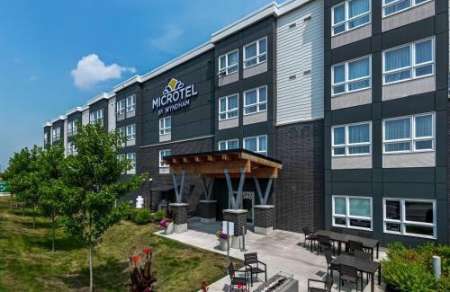 Kanata Lakes - Marchwood Lakeside - Morgan's Grant - Kanata Hotel | Microtel Inn & Suites by Wyndham Kanata Ottawa West