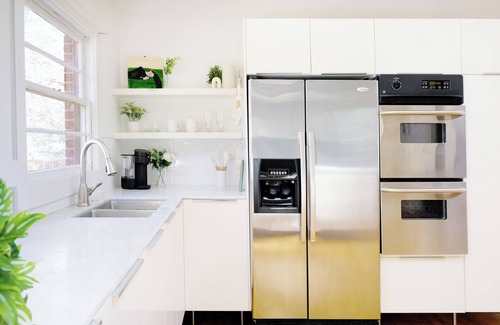 Belvedere Park House | Mid-Century Architect's Bright and Airy Home with Luxury Design and Modern Art