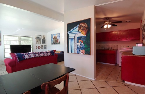 Whispering Oaks House | Mid Century Charm! KSC,Port Canaveral,Cocoa and Bio-Lume Kayak,Pet Friendly!