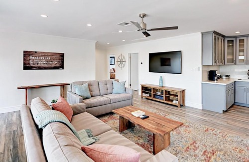 Village Grove House | Mid-Century Gem