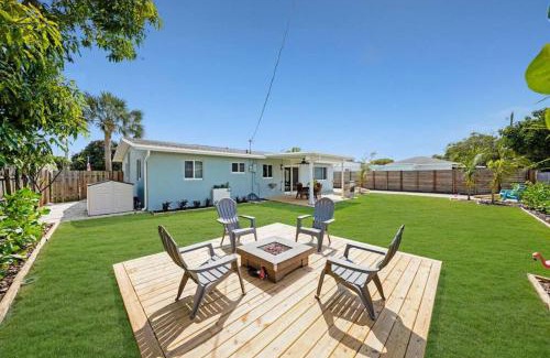 Deerfield Beach House | Mid-century Home By Pmi Unit 431