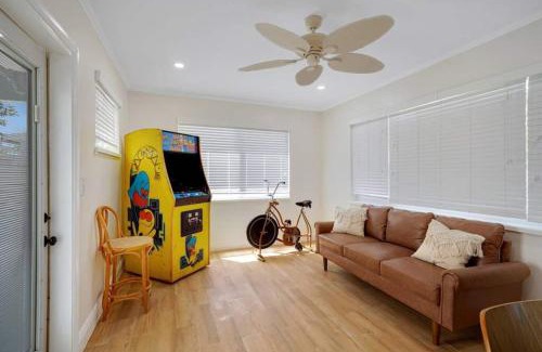 Deerfield Beach House | Mid-century Home By Pmi Unit 431