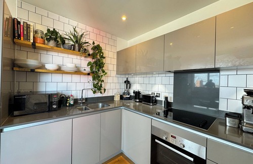 Bromley South Apartment | Mid-Century Interior Designed 2BD Flat, London