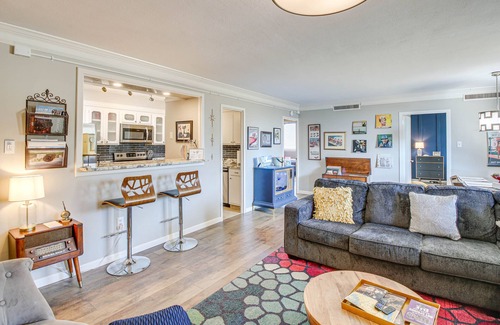 Mid America Condo | Mid-Century Modern Condo on Lake Hamilton!