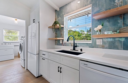 Arlington Park House | Mid-Century Pool Home in Arlington Park