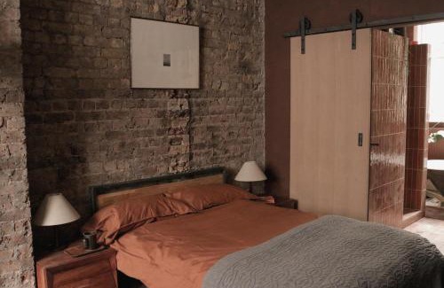 Spitalfields Apartment | Mid-Century Studio