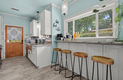 Mid City South House | Mid-City Home|Chef's Kitchen|Fenced Yard!