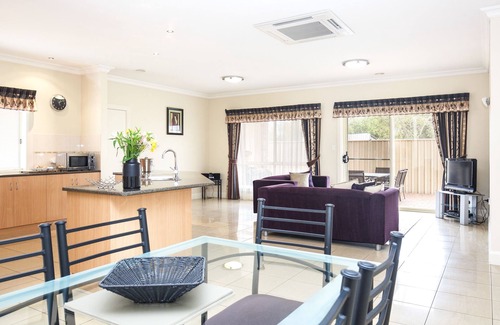 Mount Gambier Hotel | Mid City Motel - Mount Gambier