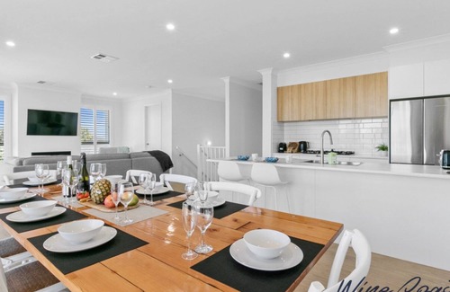 Port Noarlunga South House | Mid Coast Surf & Vines by Wine Coast Holidays