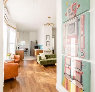 Sunnyside House | MidCentury Dream 2BR - 95 WalkScore