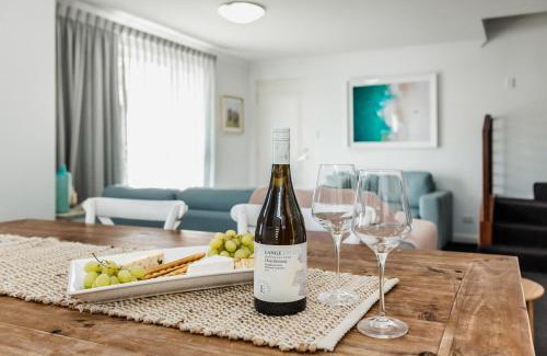 Middleton Beach House | Midd's on the Beach - luxury beach front apartment