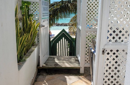 Hastings Apartment | Middle Camelot 1 Bedroom On The Beach