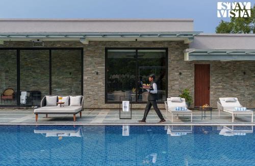 Karjat Villa | Middle Earth by Vieda - Part of StayVista with Pool