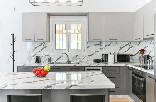Messonghi Apartment | Middle Earth