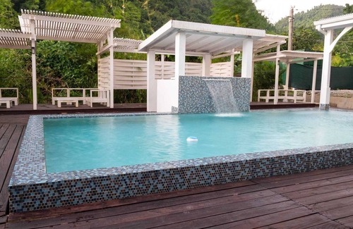 Roseau House | Middle Ham Suite - Villa Copthall