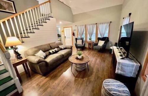 Dandridge House | Middle of Everywhere