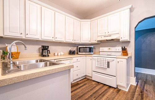 Decatur House | Middleton Cottage in Historic District