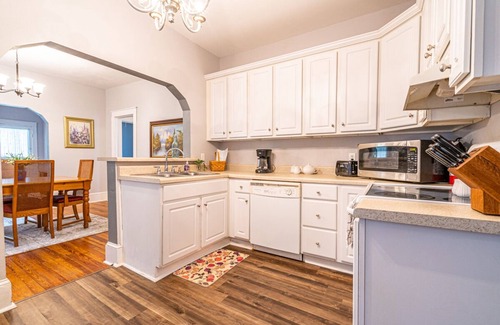 Decatur House | Middleton Cottage in Historic District